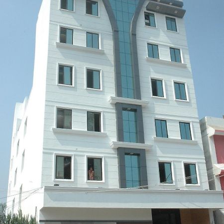 Hotel Mgr Ποντισερί Εξωτερικό φωτογραφία